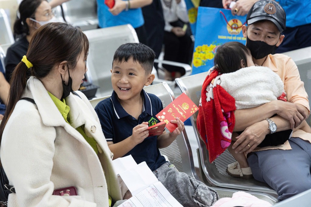 Triển khai hàng loạt hoạt động chăm lo thiết thực cho đoàn viên, người lao động Triển khai hàng loạt hoạt động chăm lo thiết thực cho đoàn viên, người lao động
