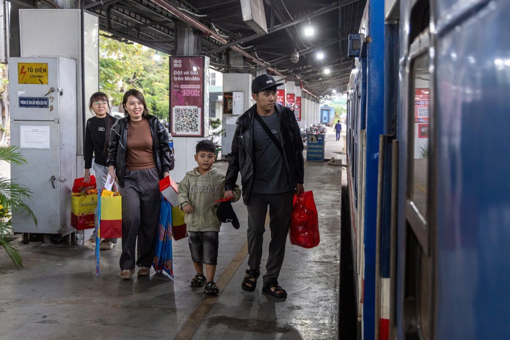 Triển khai hàng loạt hoạt động chăm lo thiết thực cho đoàn viên, người lao động Triển khai hàng loạt hoạt động chăm lo thiết thực cho đoàn viên, người lao động
