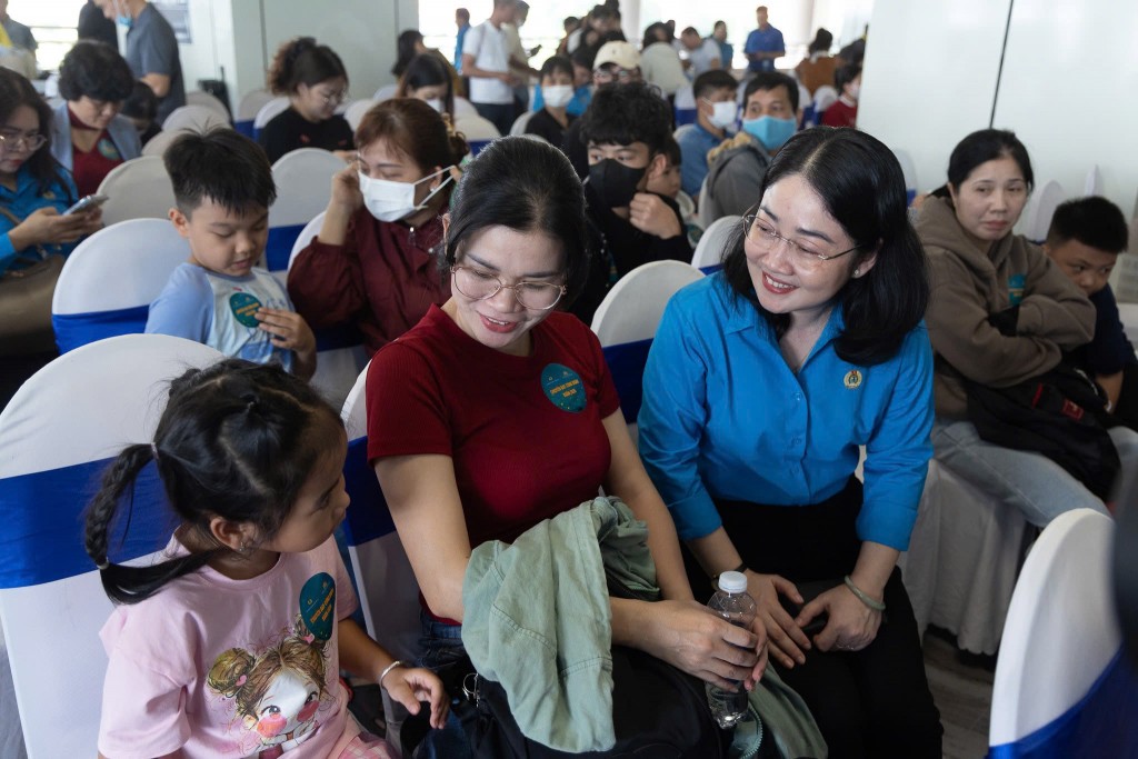Triển khai hàng loạt hoạt động chăm lo thiết thực cho đoàn viên, người lao động Triển khai hàng loạt hoạt động chăm lo thiết thực cho đoàn viên, người lao động