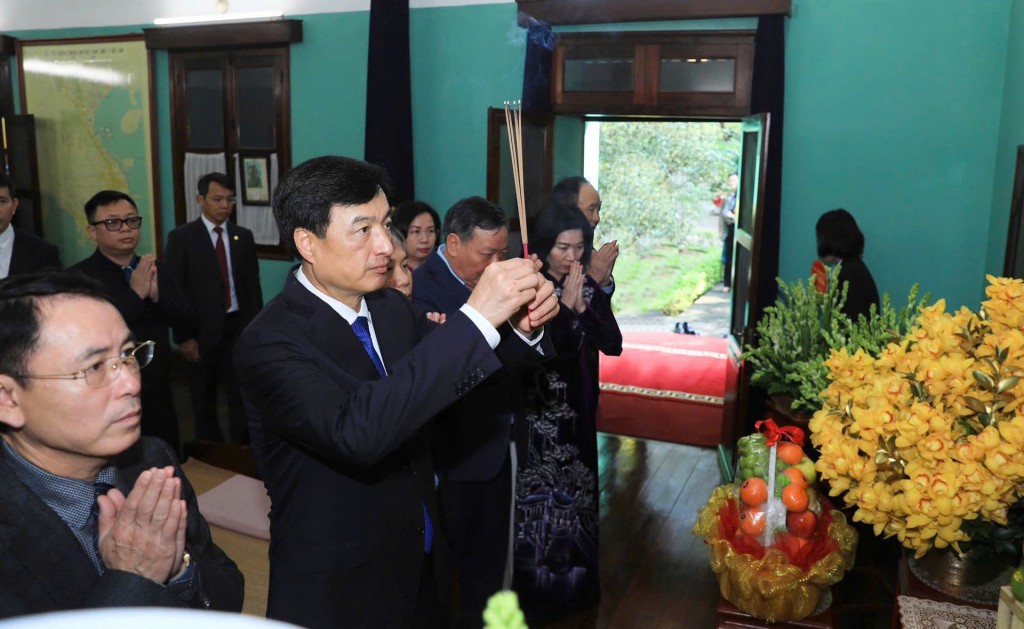 Lãnh đạo TP Hà Nội dâng hương tưởng nhớ các vị liệt tổ, liệt tông và Chủ tịch Hồ Chí Minh