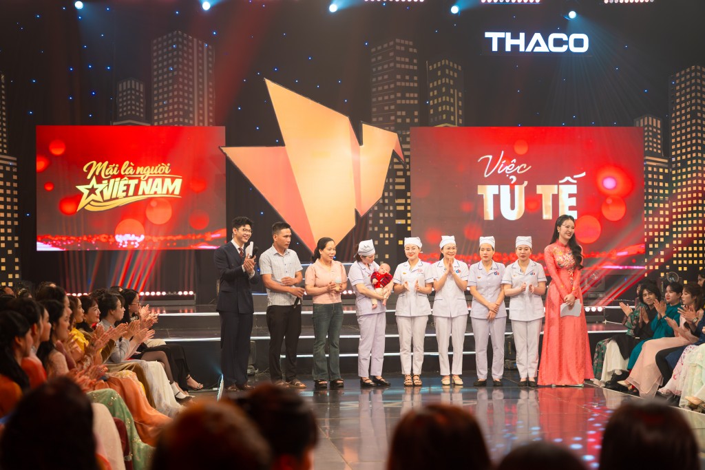 5 nữ điều dưỡng tại Nghệ An