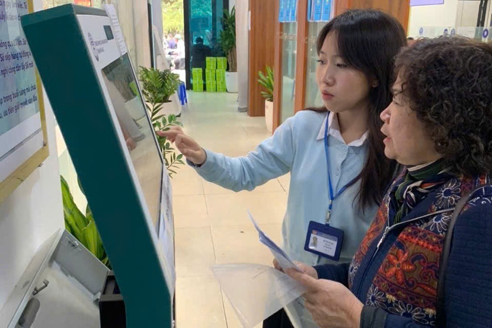 Giữ nhịp những ngày làm việc cuối, đảm bảo "Tết không giấy tờ"