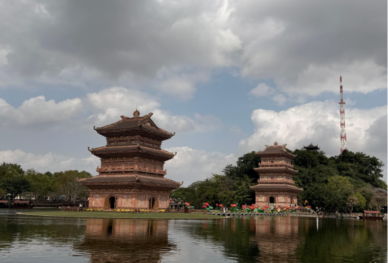 Quang cảnh buổi chiều tại Phố cổ Hoa Lư (Ảnh: Trà My)