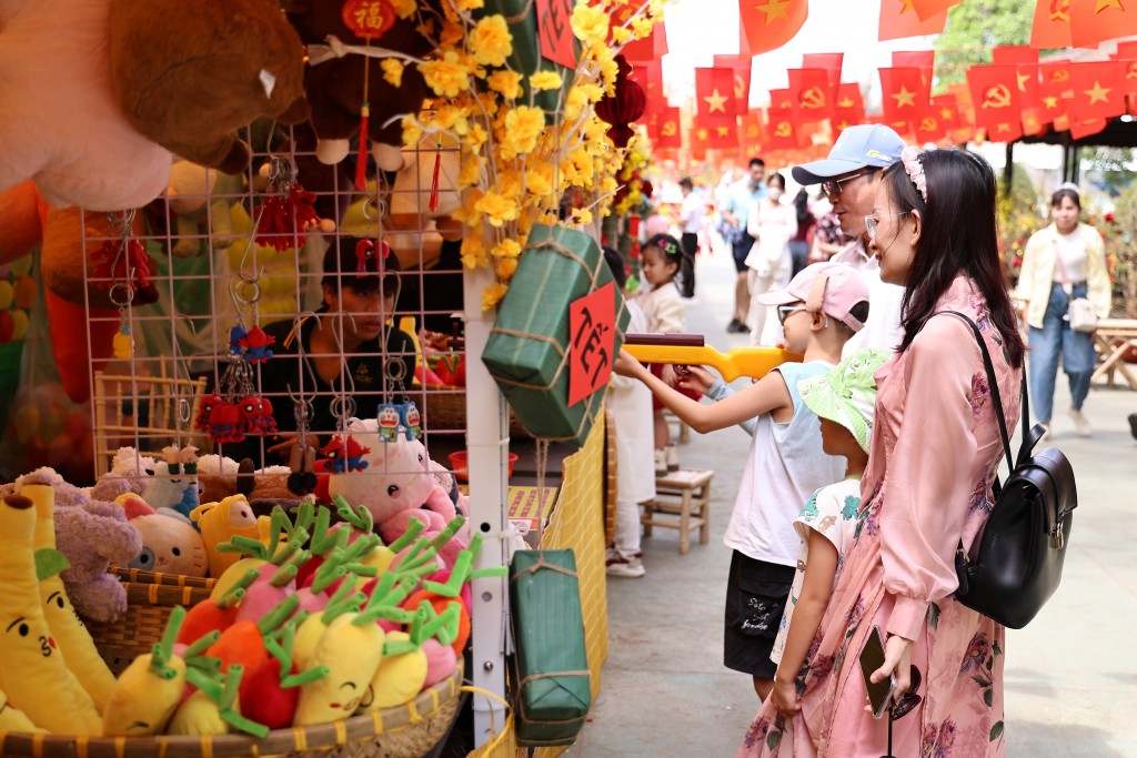 Khám phá Rừng Sác, dạo lễ hội xuân, thưởng thức đặc sản ba miền tại lễ hội xuân Cần Giờ là combo được nhiều gia đình chọn dịp Tết này