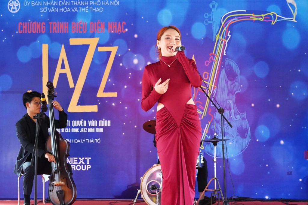 Ca sĩ Thủy Bùi mang đến những ca khúc ngọt ngào