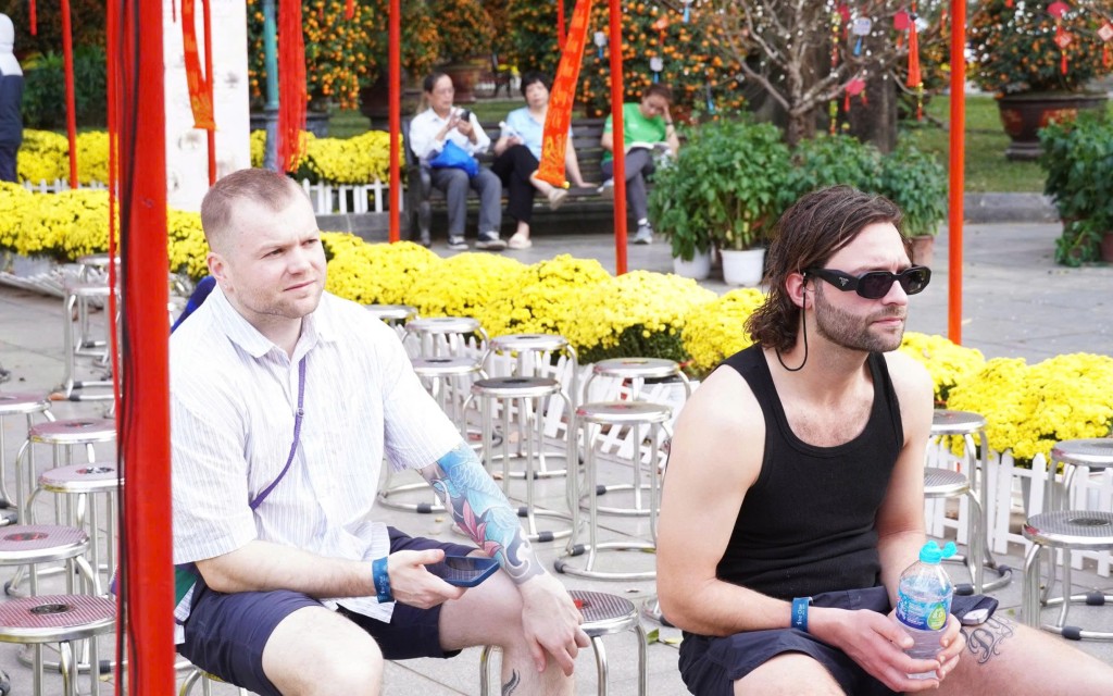 Khán giả chăm chú theo từng giai điệu âm nhạc