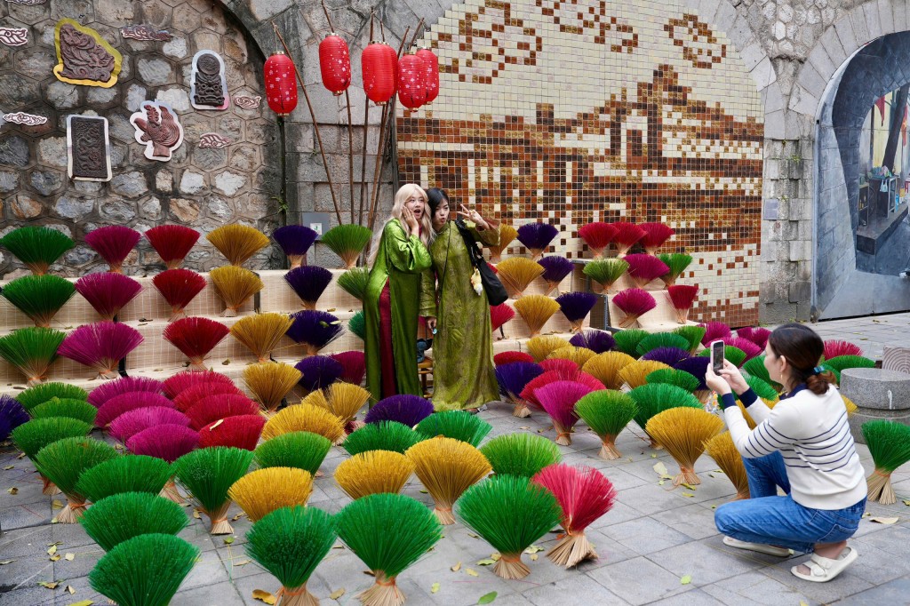 Chợ hoa Xuân Phố cổ - điểm hẹn văn hóa truyền thống của Hà Nội