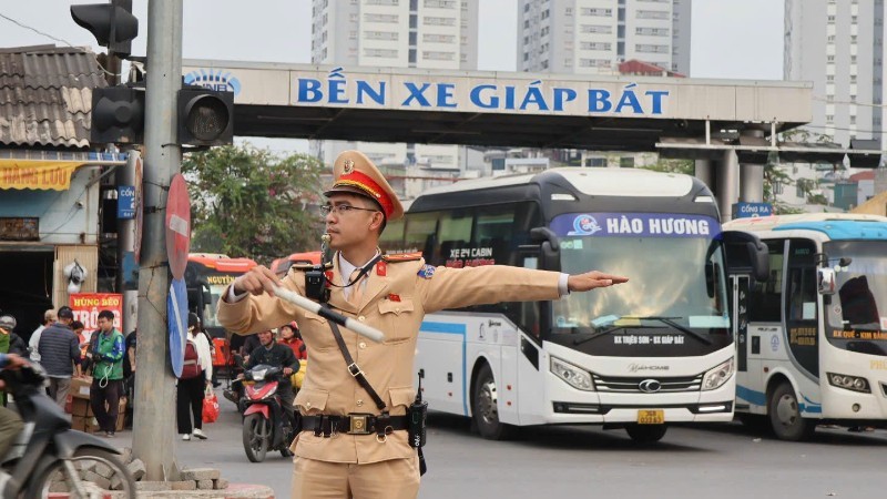 Giao thông an toàn, thông suốt trong ngày 29 Tết Bính Ngọ Giao thông an toàn, thông suốt trong ngày 29 Tết Bính Ngọ