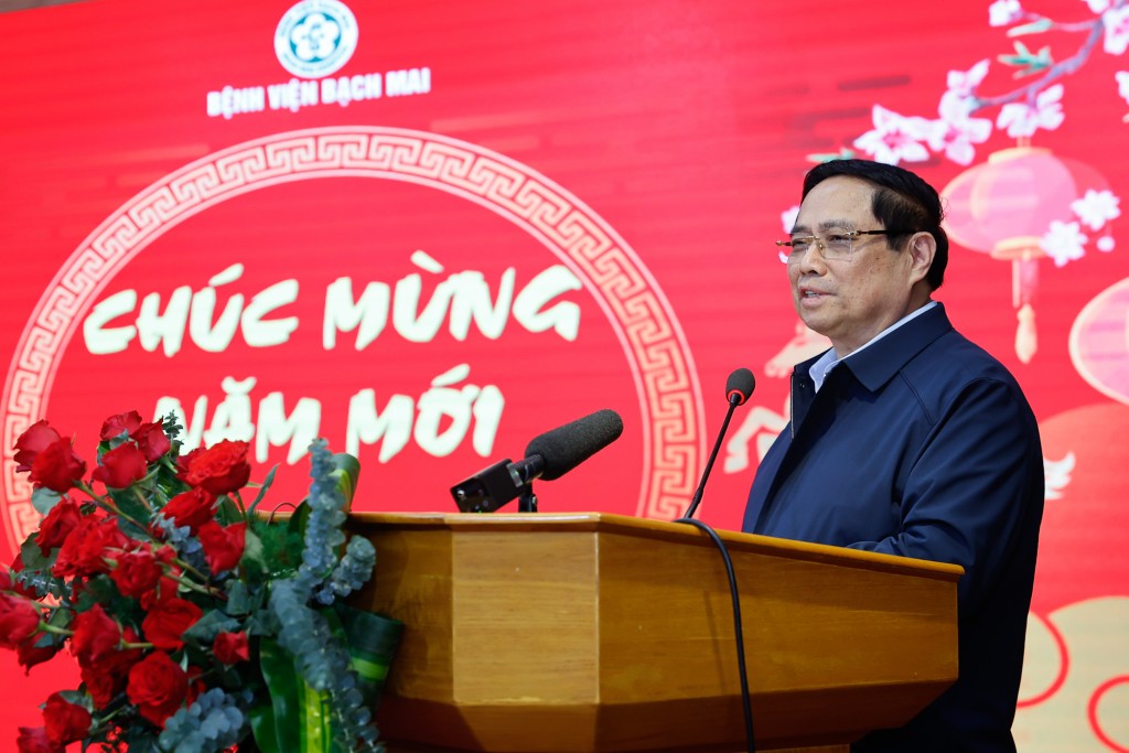 Thủ tướng phát biểu chúc Tết tại Bệnh viện Bạch Mai - Ảnh: VGP/Nhật Bắc