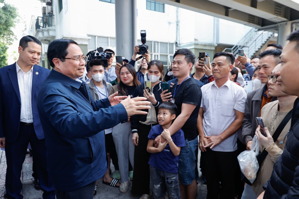 Thủ tướng Phạm Minh Chính thăm, chúc Tết tại Bệnh viện Việt Đức - Ảnh: VGP/Nhật Bắc