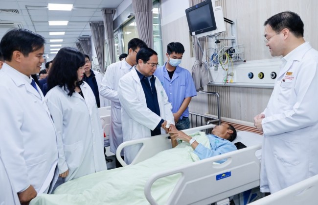 Phát huy vai trò các bệnh viện tuyến cuối "giành giật sự sống, là hy vọng lớn nhất của người bệnh"