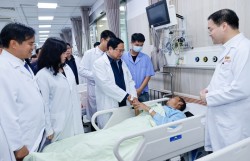 Phát huy vai trò các bệnh viện tuyến cuối "giành giật sự sống, là hy vọng lớn nhất của người bệnh"