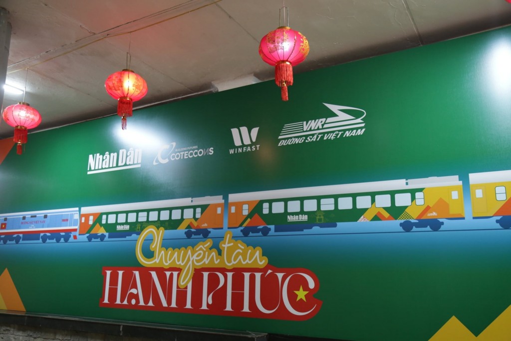 Chuyến tàu Hạnh phúc chở niềm vui đoàn tụ về phương Nam