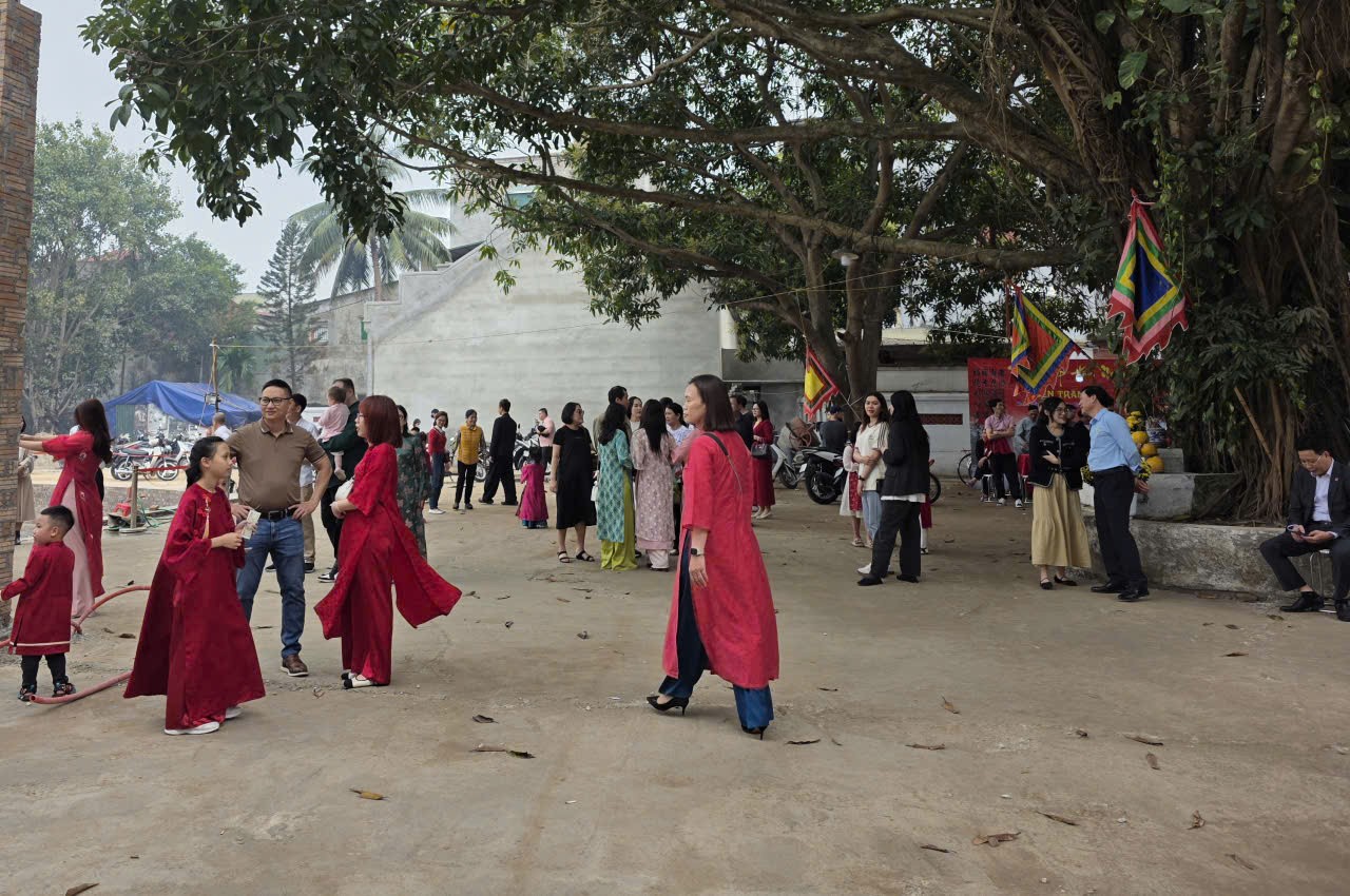 Người Hà Nội du xuân mới trong sự nhẹ nhàng, vui tươi Người Hà Nội du xuân mới trong sự nhẹ nhàng, vui tươi