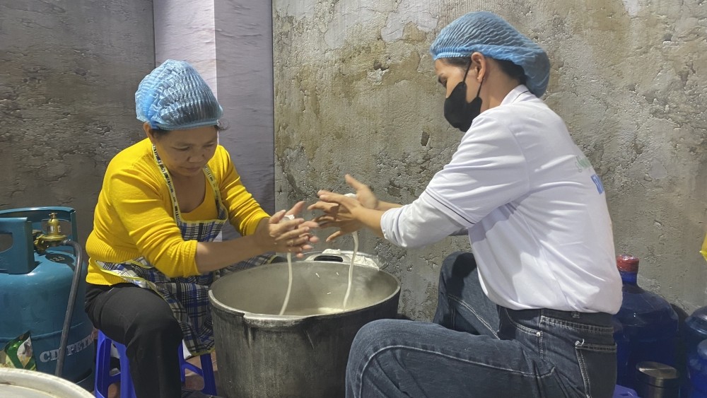 Hương vị Tết trong bát cháo se đậm tình người ở Hoài Đức