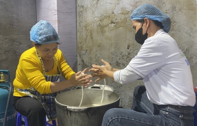 Hương vị Tết trong bát cháo se đậm tình người ở Hoài Đức