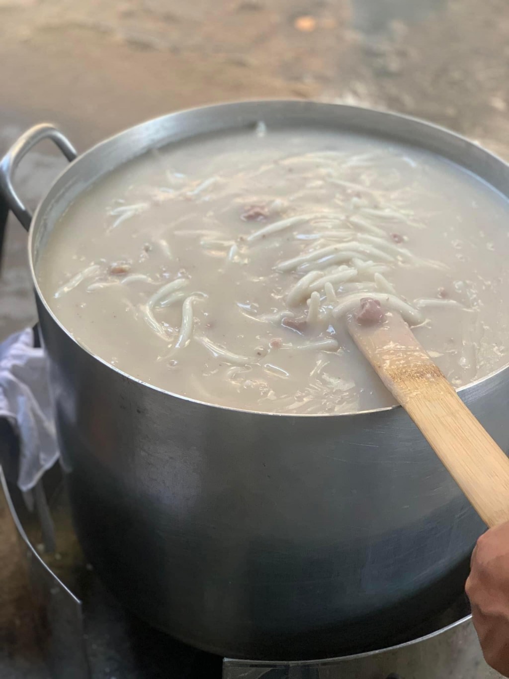 Hương vị Tết trong bát cháo se đậm tình thân ở Hoài Đức