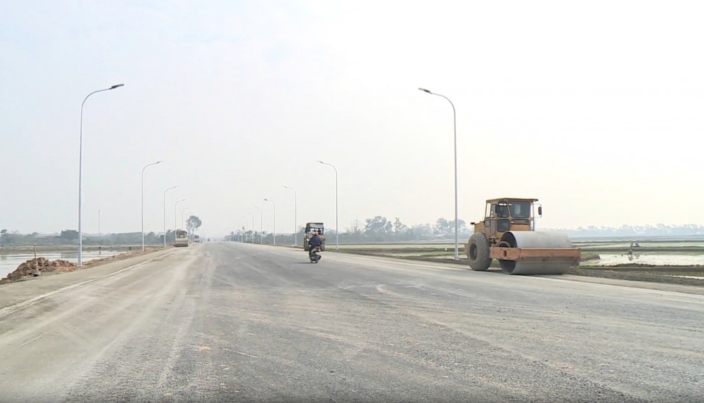 Đến nay, 346 thửa đất nông nghiệp tại xã Ứng Thiên đã hoàn thành giải phóng mặt bằng để cơ quan chức năng triển khai dự án mở rộng quốc lộ 21B