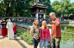 Du lịch Hà Nội “bùng nổ” trong kỳ nghỉ Tết Nguyên đán Bính Ngọ