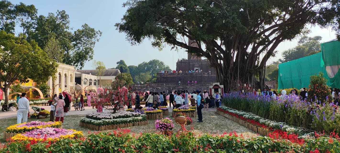 Du lịch Hà Nội “bùng nổ” trong kỳ nghỉ Tết Nguyên đán Bính Ngọ