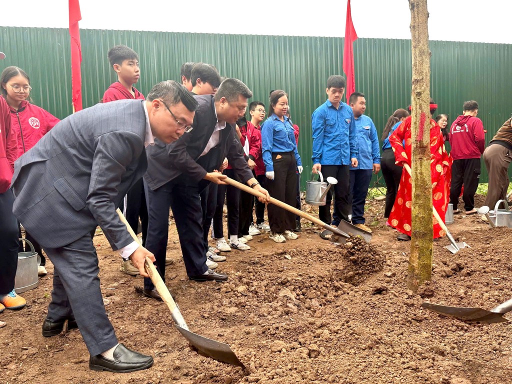 Tết Trồng cây Xuân Bính Ngọ 2026, xã Thanh Trì phấn đấu trồng mới 3.000 cây xanh Tết Trồng cây Xuân Bính Ngọ 2026, xã Thanh Trì phấn đấu trồng mới 3.000 cây xanh