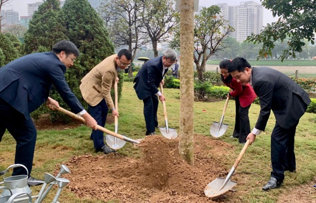 Phường Thanh Xuân rộn ràng hưởng ứng “Tết trồng cây đời đời nhớ ơn Bác Hồ”
