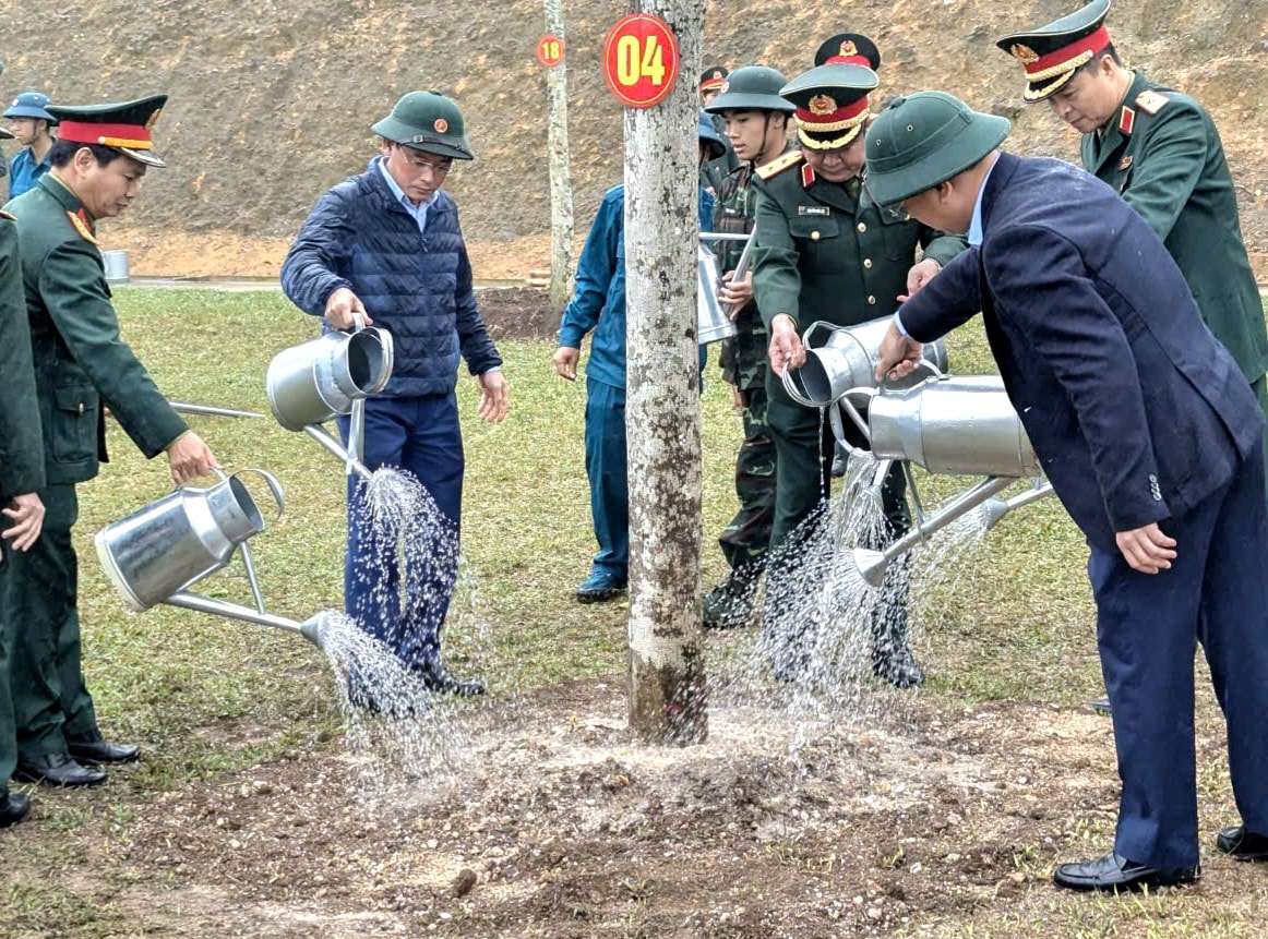 Điểm cầu Trung đoàn 692 - Bộ Tư lệnh Thủ đô: Trồng hơn 1.700 cây tại lễ phát động