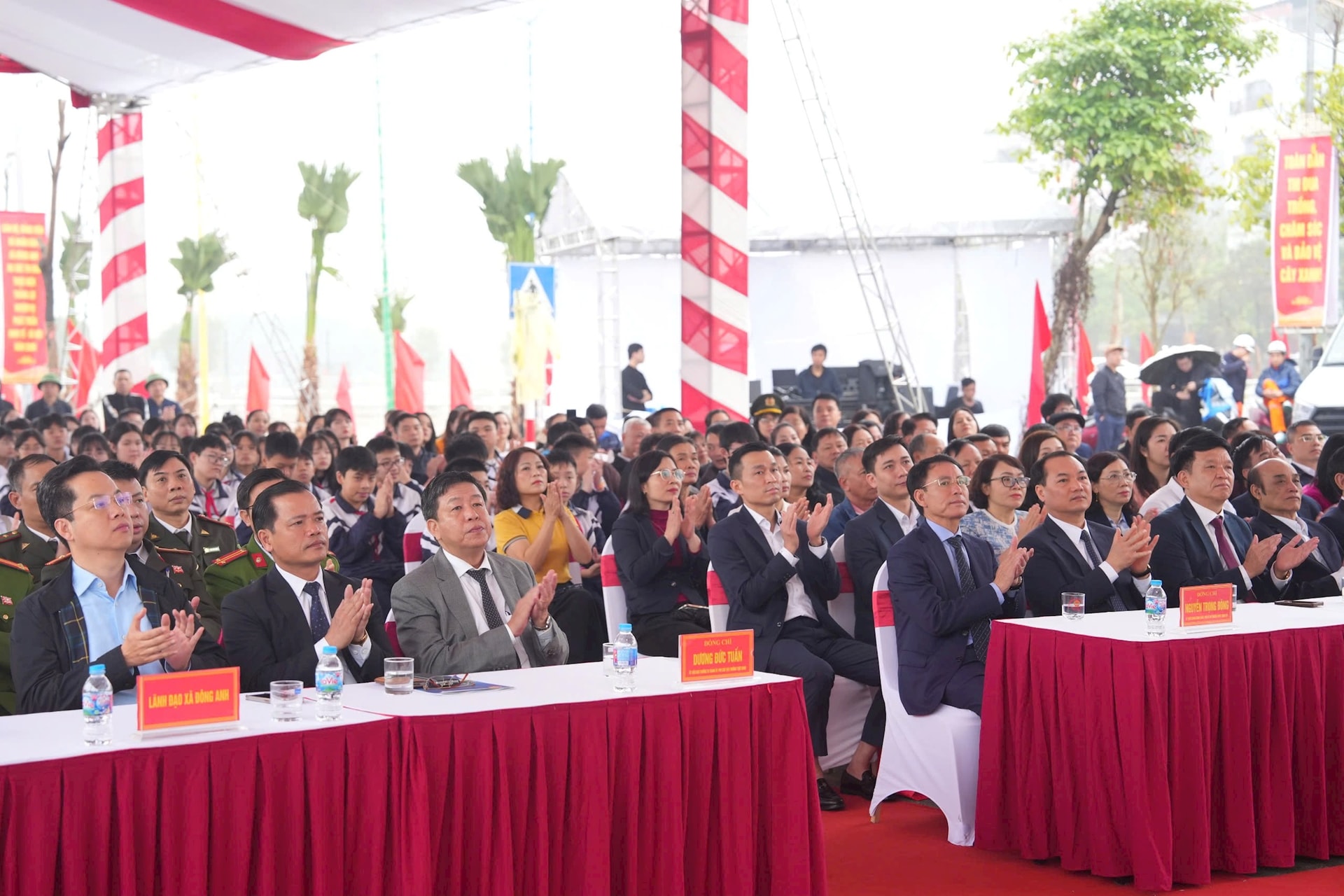 Phó Bí thư Thường trực Thành ủy Hà Nội Nguyễn Trọng Đông dự Tết trồng cây tại Đông Anh