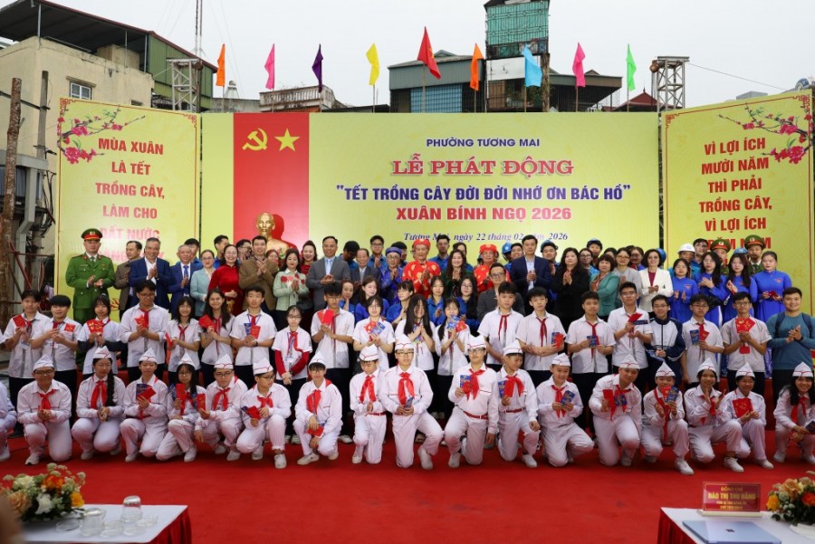 Tết Trồng cây là ngày hội gắn kết các thế hệ, toàn hệ thống chính trị, lực lượng vũ trang, người dân phường Tương Mai