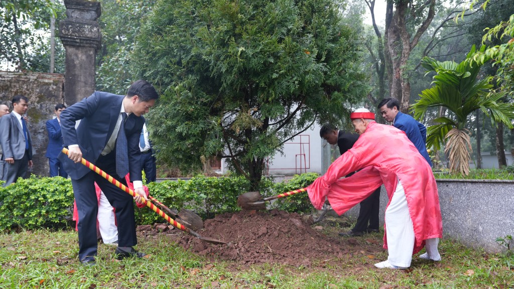 Rộn ràng ngày hội Tết trồng cây tại xã Dương Hòa