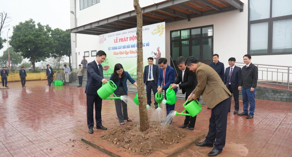 Rộn ràng ngày hội Tết trồng cây tại xã Dương Hòa