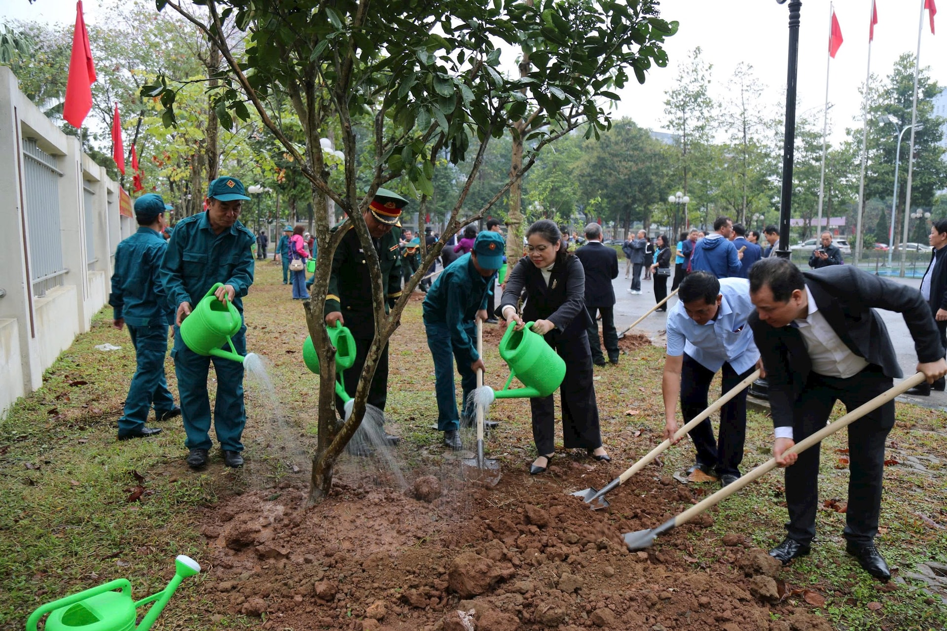 Chủ tịch HĐND TP Phùng Thị Hồng Hà dự Tết trồng cây tại Hà Đông Chủ tịch HĐND TP Phùng Thị Hồng Hà dự Tết trồng cây tại Hà Đông