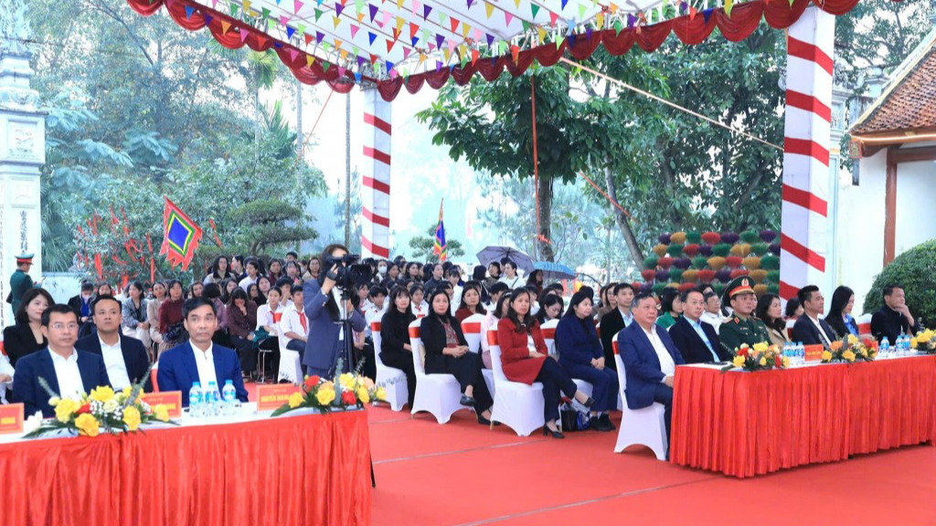 Các vị đại biểu tham dự chương trình 