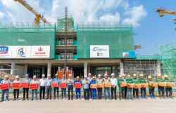 Phó Thủ tướng Nguyễn Chí Dũng thăm và chúc Tết công trường APEC 2027 tại Phú Quốc