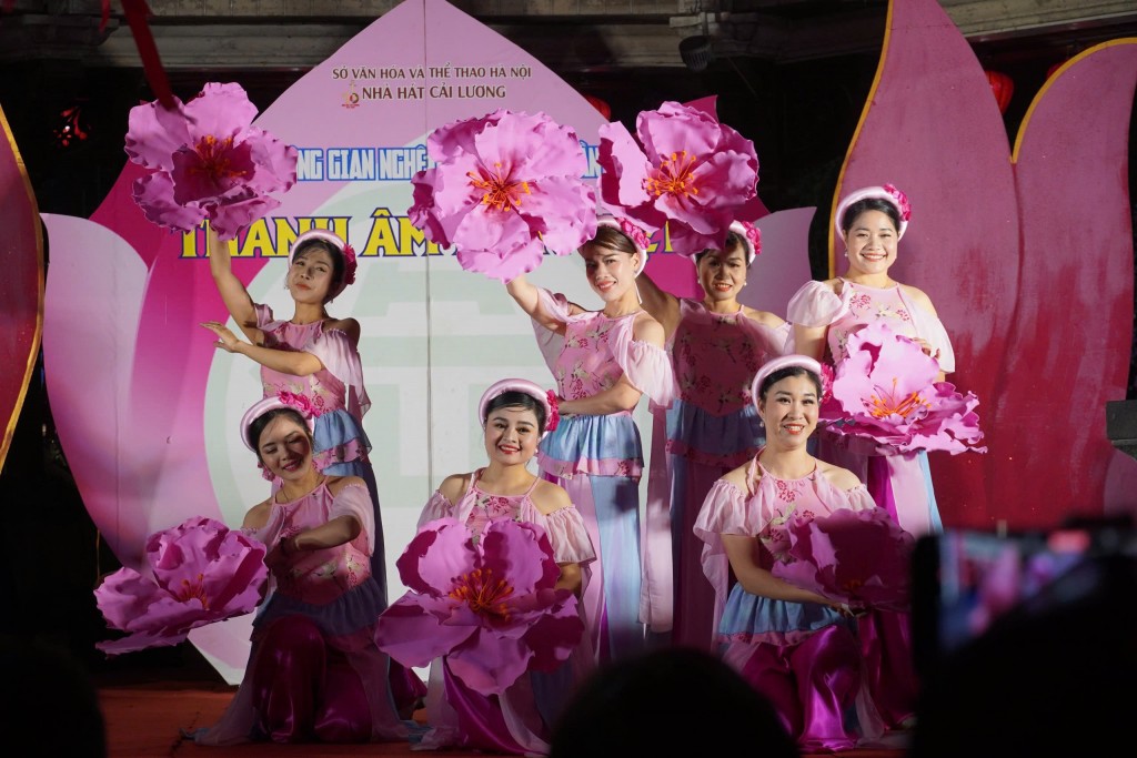 chương trình “Âm nhạc cộng đồng” tại Nhà Bát Giác – Vườn hoa Lý Thái Tổ đã mang đến cho công chúng một đêm nghệ thuật đậm chất truyền thống