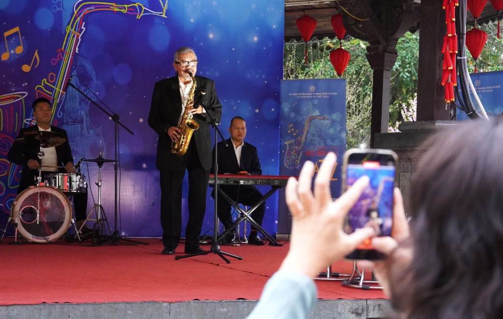 Cùng ghi lại những giai điệu âm nhạc sôi động