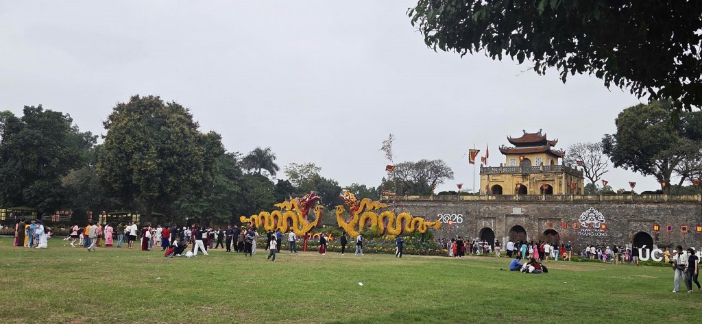 Hoàng Thành Thăng Long thu hút đông đảo du khách vào dịp Tết (Ảnh: H.T)