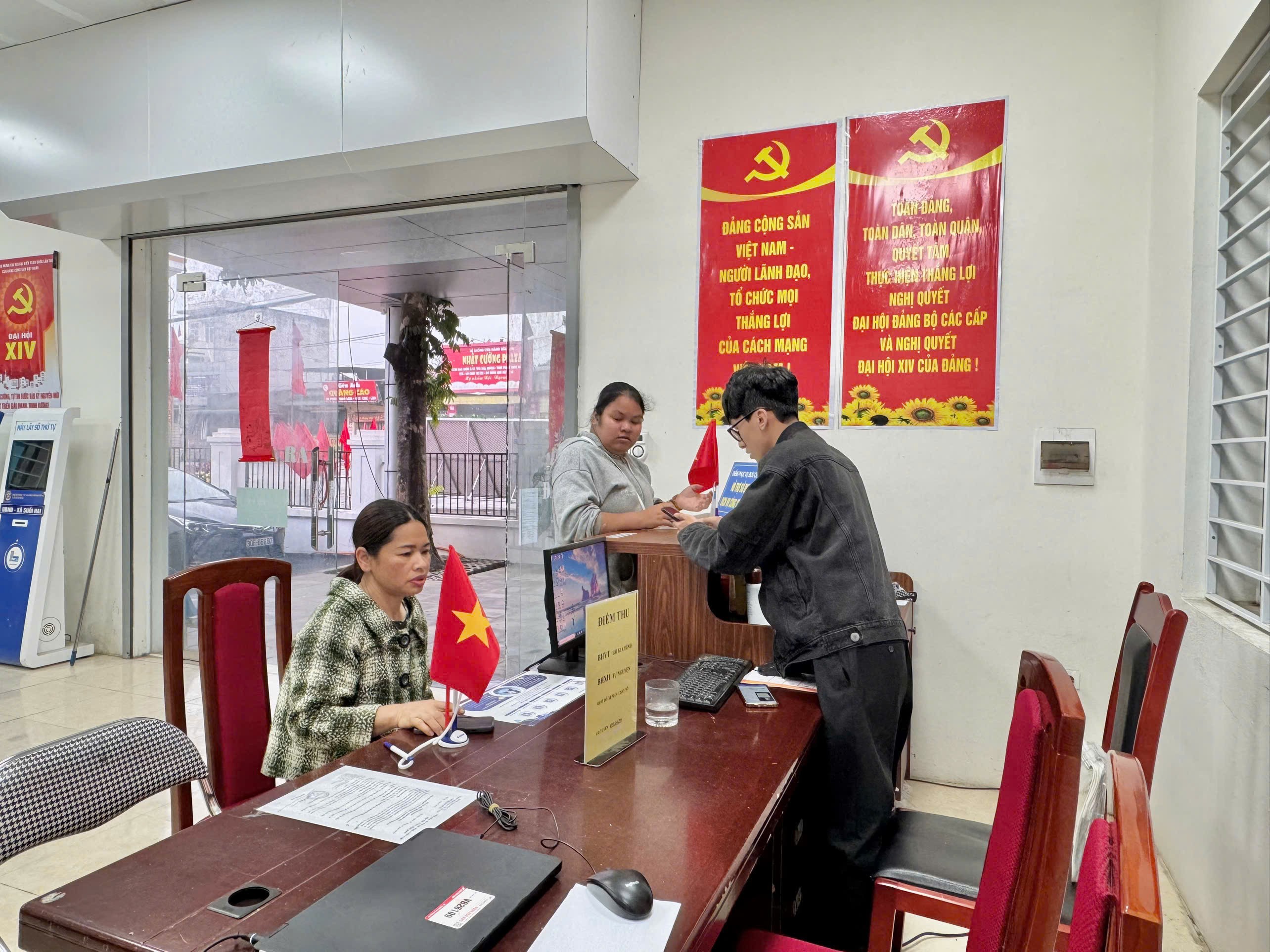 Tạo thuận lợi cho Nhân dân Thủ đô thực hiện thủ tục hành chính sau Tết Tạo thuận lợi cho Nhân dân Thủ đô thực hiện thủ tục hành chính sau Tết