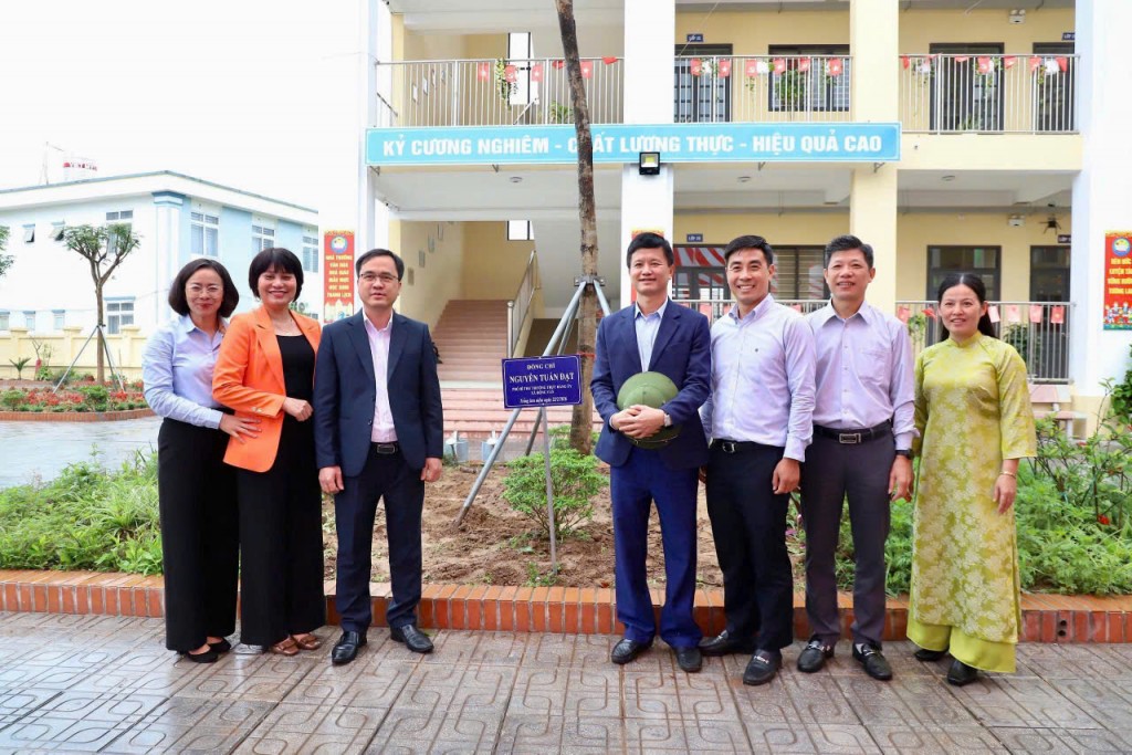 Xã Hồng Vân tổ chức lễ khánh thành công trình Trường Tiểu học Vân Tảo. Ảnh: UBND xã Hồng Vân. Xã Hồng Vân tổ chức lễ khánh thành công trình Trường Tiểu học Vân Tảo. Ảnh: UBND xã Hồng Vân.