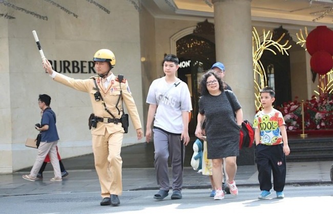 Bài 2: Xuân bình yên thêm niềm tin bền chặt