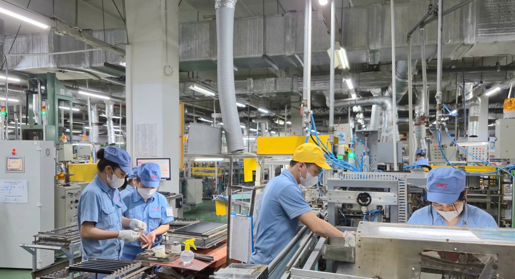 Phấn khởi, khẩn trương trong ngày đầu làm việc sau kỳ nghỉ Tết