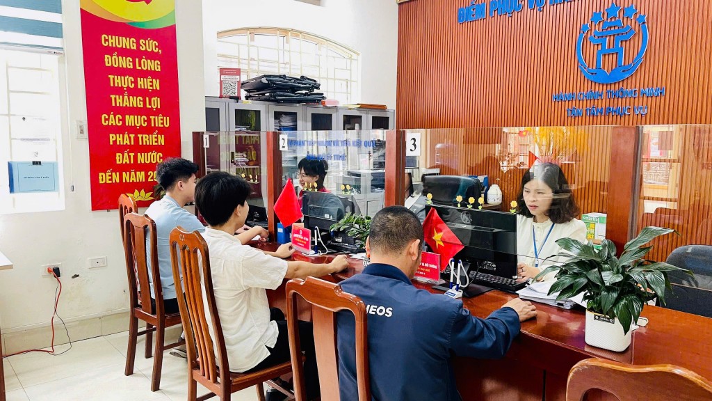 Phấn khởi, khẩn trương trong ngày đầu làm việc sau kỳ nghỉ Tết