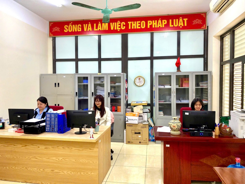 Phấn khởi, khẩn trương trong ngày đầu làm việc sau kỳ nghỉ Tết