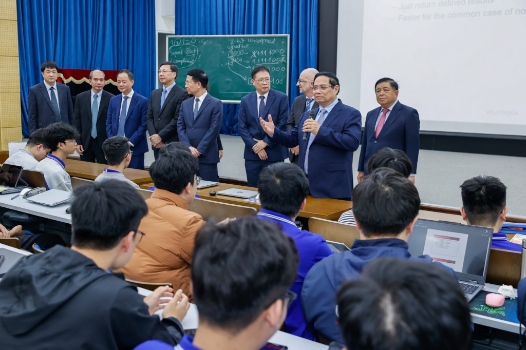 Thủ tướng nói chuyện với các sinh viên Đại học Công nghệ Hà Nội - Ảnh: VGP/Nhật Bắc Thủ tướng nói chuyện với các sinh viên Đại học Công nghệ Hà Nội - Ảnh: VGP/Nhật Bắc