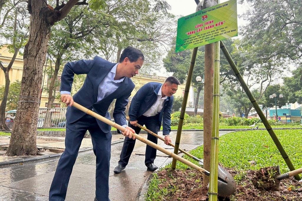 Tuổi trẻ Hoàn Kiếm: Gieo mầm xanh, dựng xây “phường đáng sống” Tuổi trẻ Hoàn Kiếm: Gieo mầm xanh, dựng xây “phường đáng sống”