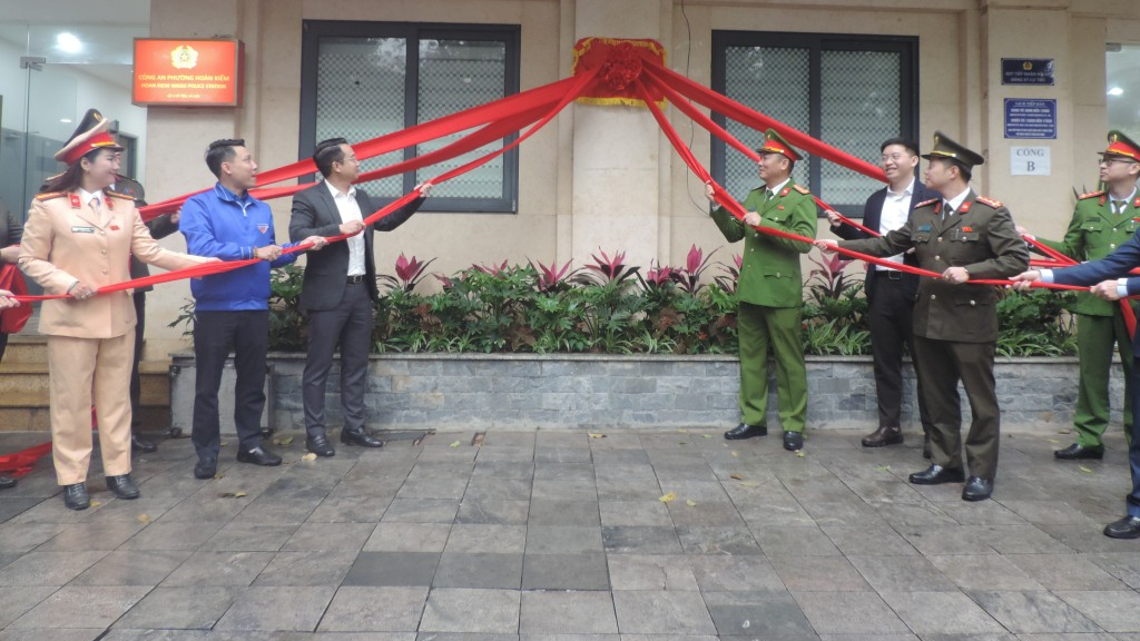 Lễ khánh thành công trình thanh niên Tuổi trẻ Hoàn Kiếm: Gieo mầm xanh, dựng xây “phường đáng sống”