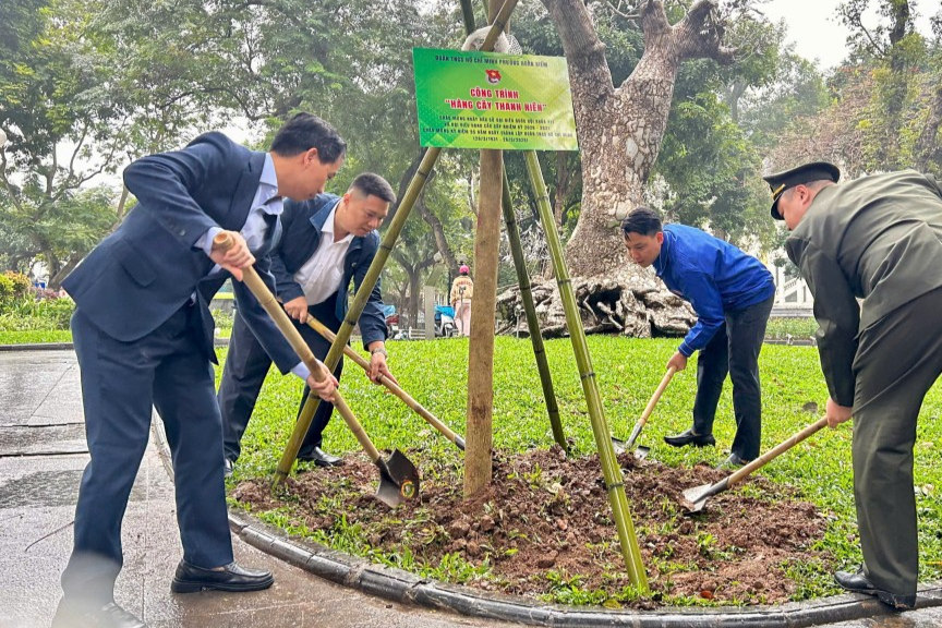 Tuổi trẻ Hoàn Kiếm: Gieo mầm xanh, dựng xây “phường đáng sống” Tuổi trẻ Hoàn Kiếm: Gieo mầm xanh, dựng xây “phường đáng sống”