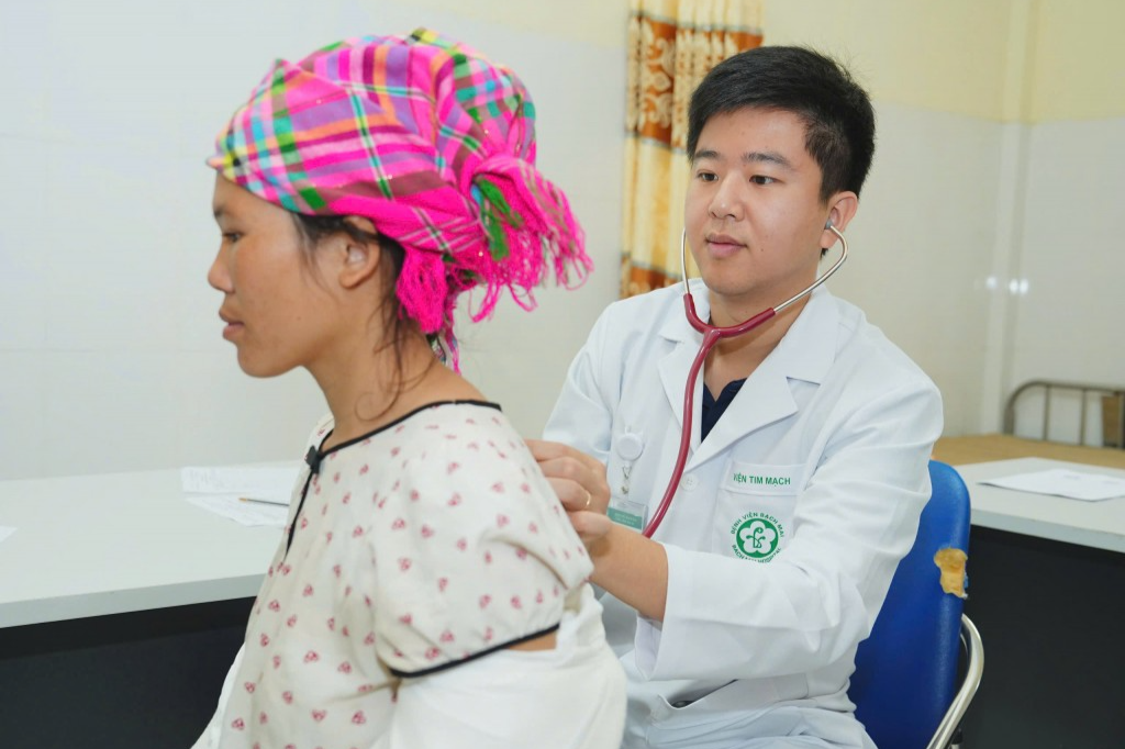 Chuyện Tết trực chiến, giữ nhịp tim giao thừa của bác sĩ trẻ