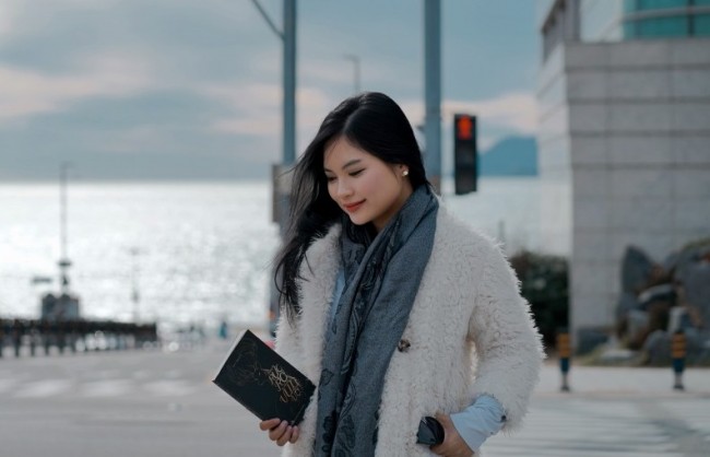 Nhà văn 9x Gari Nguyễn và vẻ đẹp sống tối giản ấn tượng