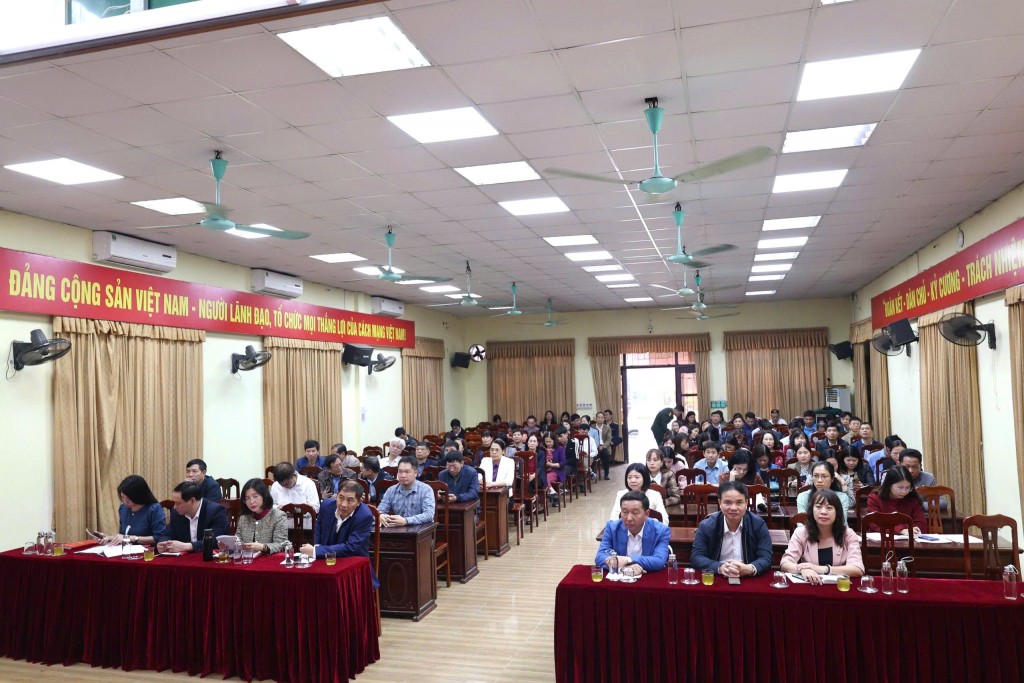 Các xã, phường ngoại thành Hà Nội nghiêm túc học tập quán triệt các nghị quyết của Bộ Chính trị Các xã, phường ngoại thành Hà Nội nghiêm túc học tập quán triệt các nghị quyết của Bộ Chính trị